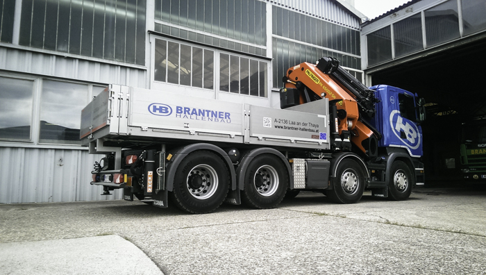 Hauseigenes Montageteam mit firmeneigener LKW FLotte modern ausgestattet und auf dem neuesten Stand der Technik.